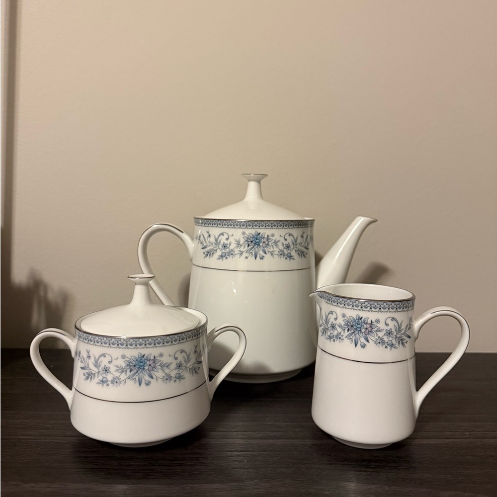 Noritake Blue Hill 2482 Tea Set Contemporary Series Fine China